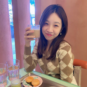 Meet your Posher, Gloria